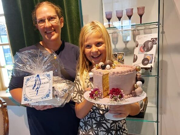 1ste prijs op creativiteit Jolanda van Beijnum met dochter